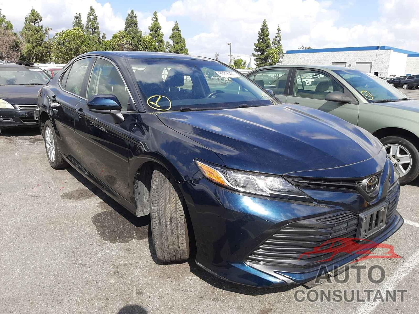 TOYOTA CAMRY 2018 - JTNB11HK2J3036513