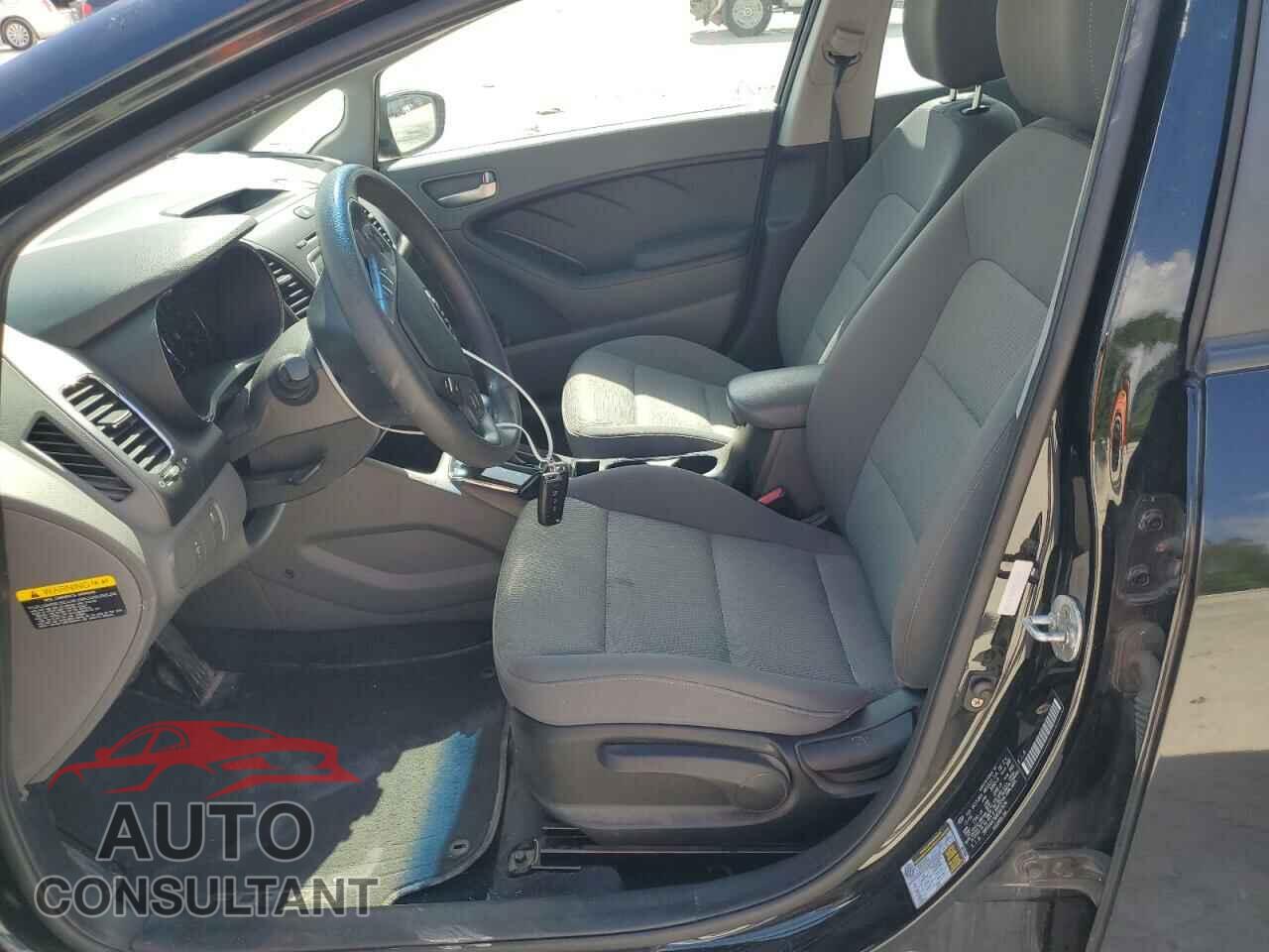 KIA FORTE 2017 - 3KPFK4A76HE087624