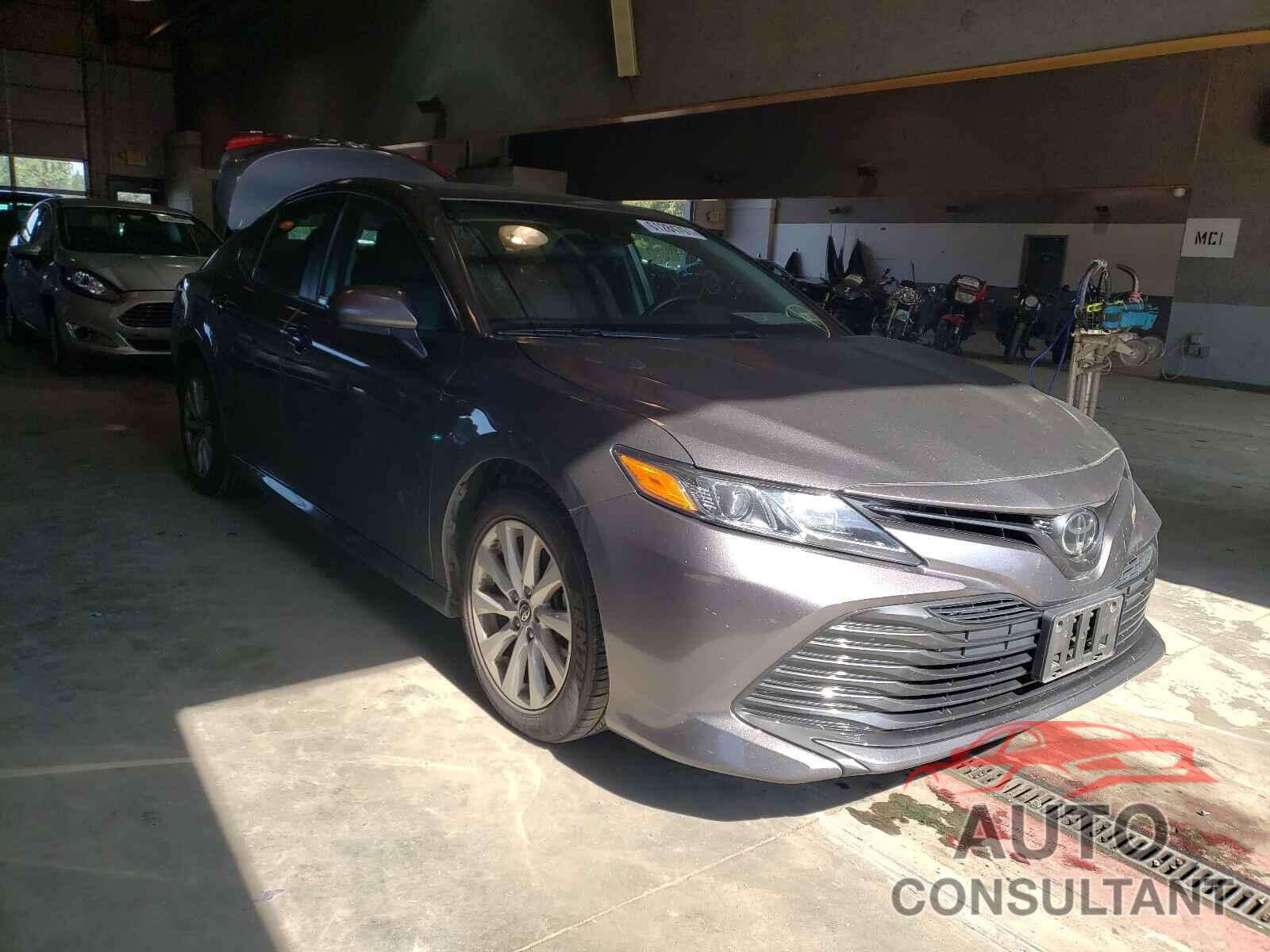 TOYOTA CAMRY 2018 - 4T1B11HK9JU117552