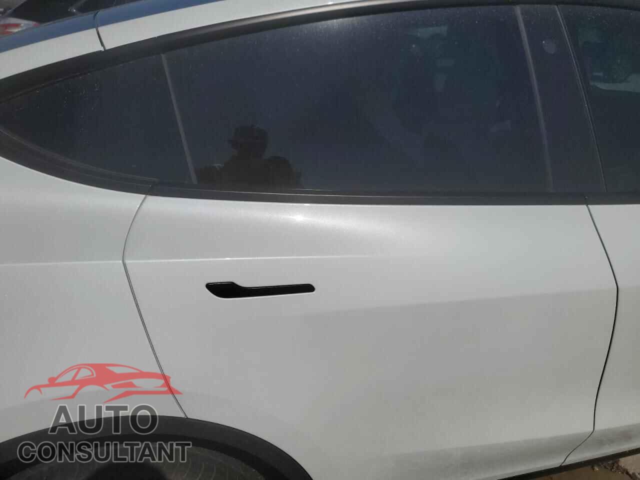 TESLA MODEL Y 2023 - 7SAYGDEE8PF715519