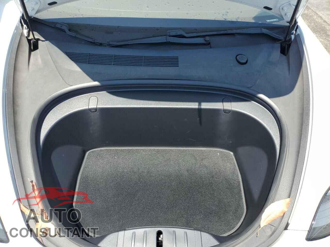 TESLA MODEL 3 2018 - 5YJ3E1EB6JF098176