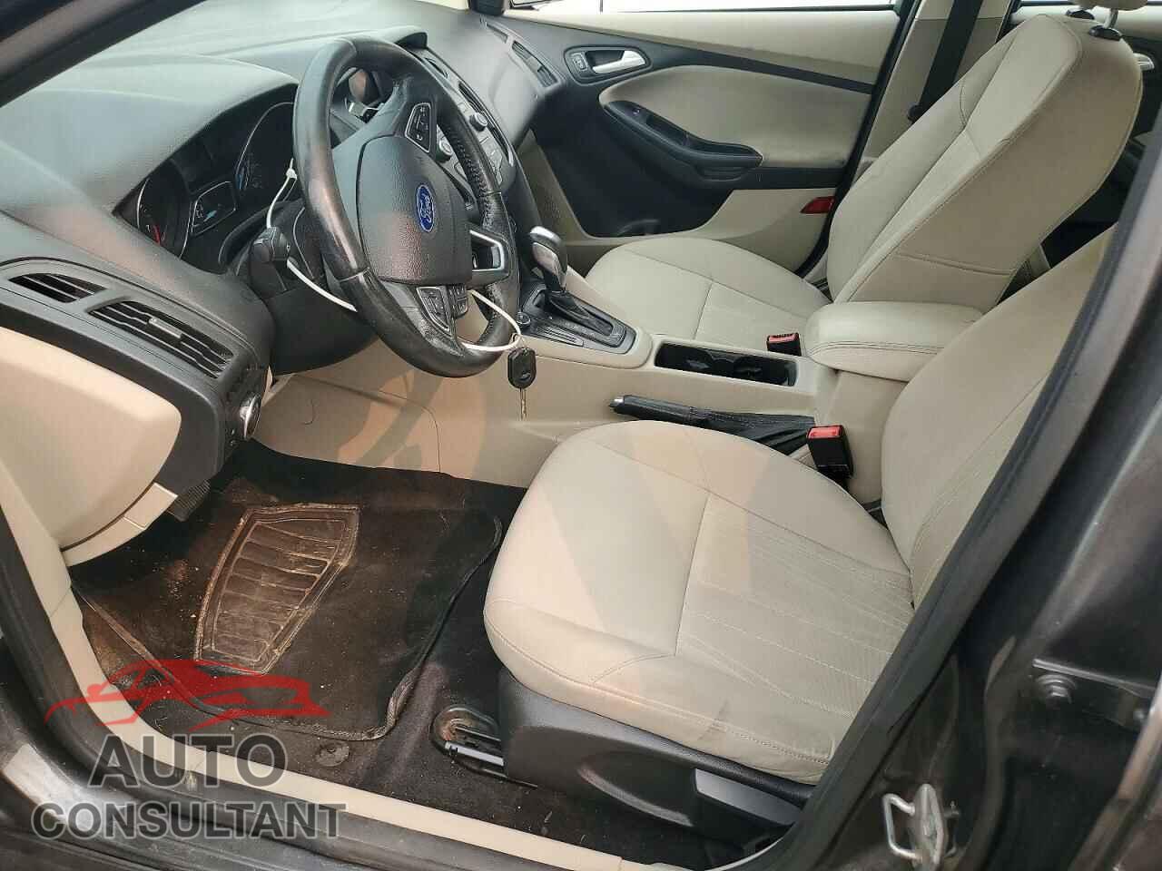 FORD FOCUS 2015 - 1FADP3F20FL268647