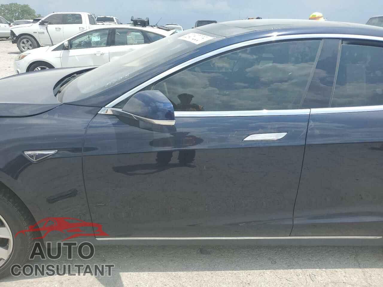 TESLA MODEL S 2013 - 5YJSA1CGXDFP04752