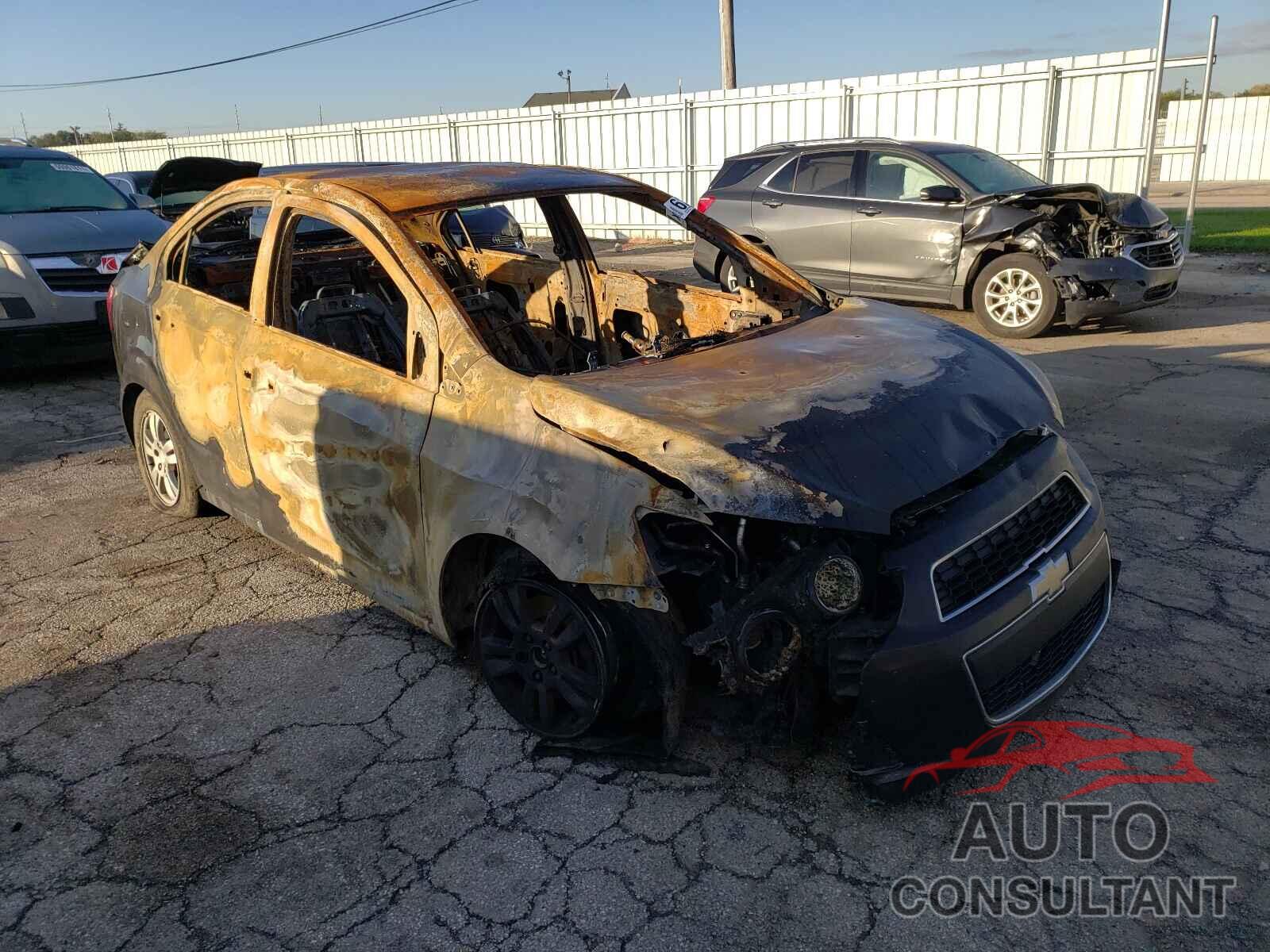 CHEVROLET SONIC 2016 - 1G1JC5SH3G4166665