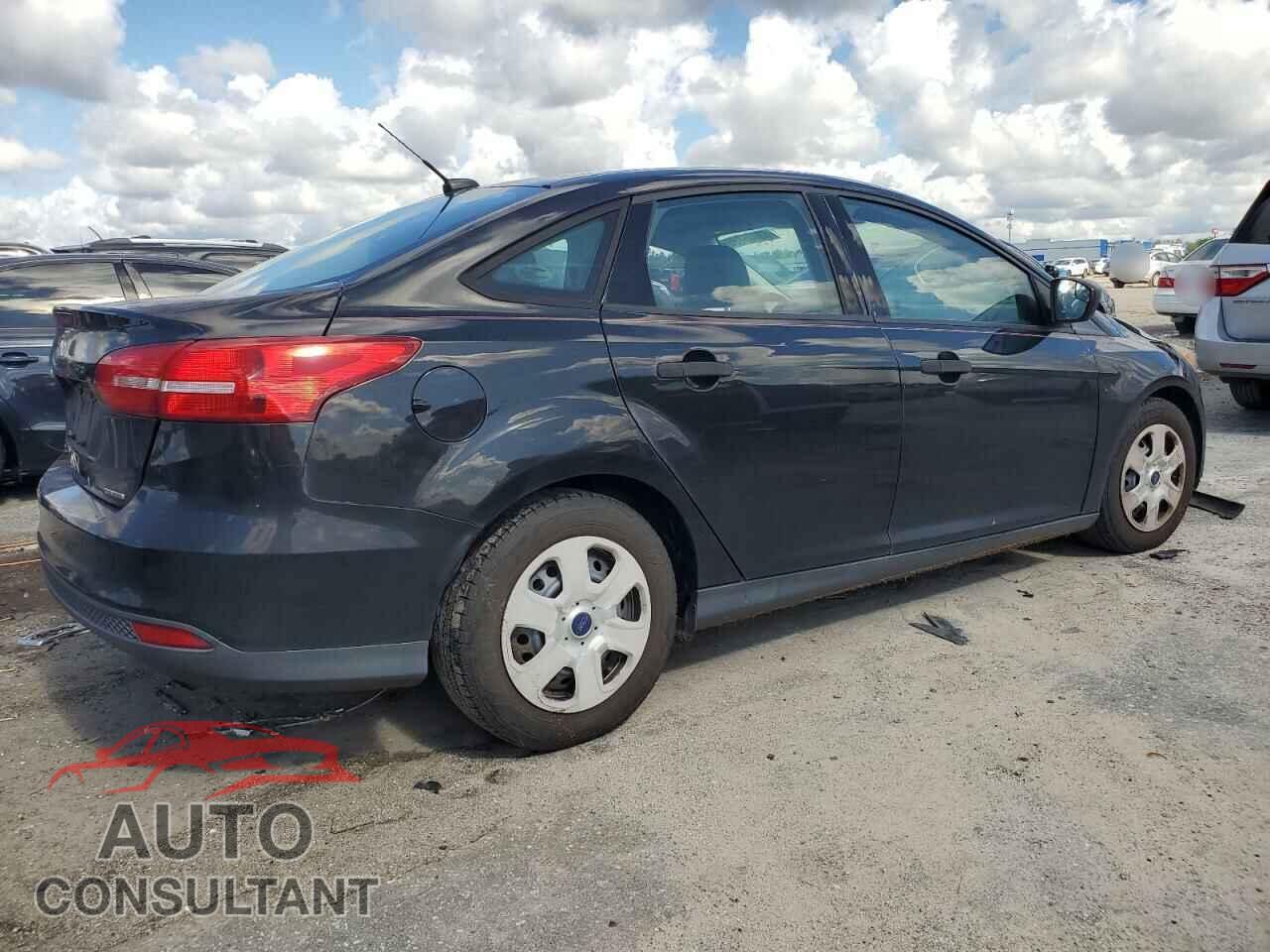 FORD FOCUS 2015 - 1FADP3E22FL210301