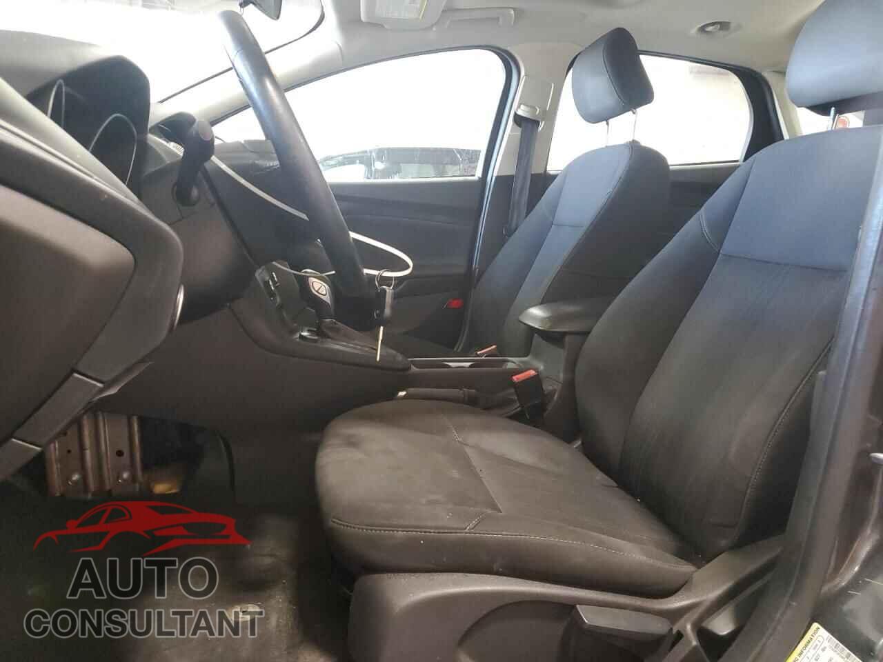 FORD FOCUS 2015 - 1FADP3F29FL310622