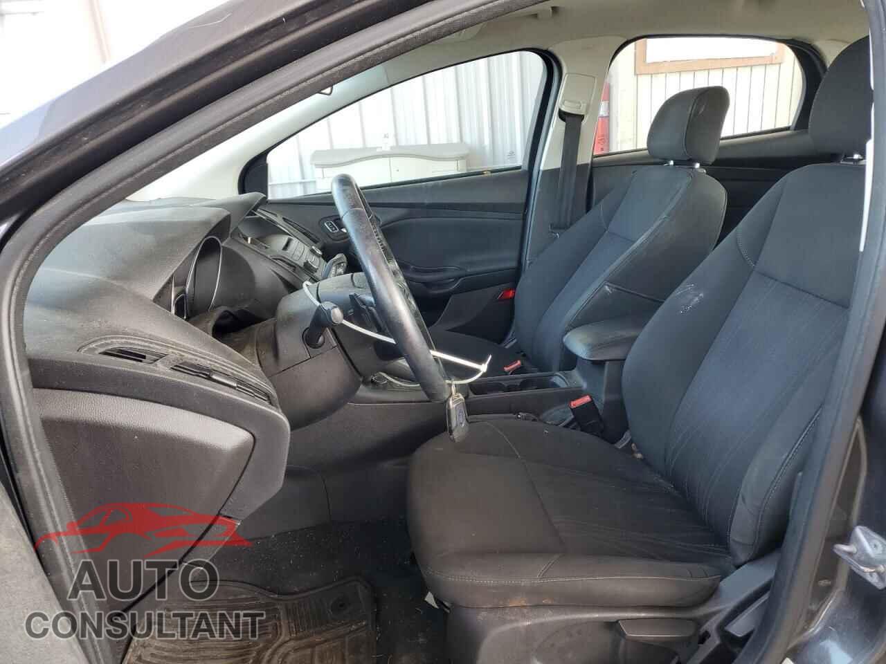 FORD FOCUS 2015 - 1FADP3K20FL371282