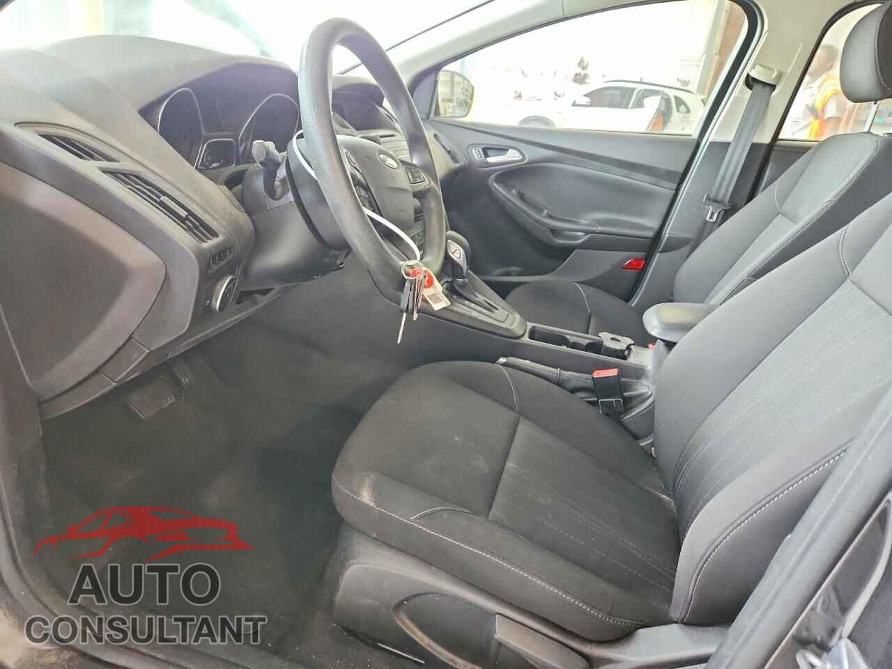 FORD FOCUS 2017 - 1FADP3F27HL314414