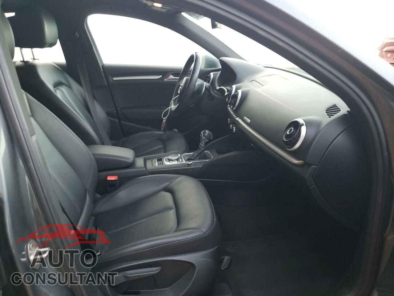 AUDI A3 2017 - WAUB8GFF5H1010497
