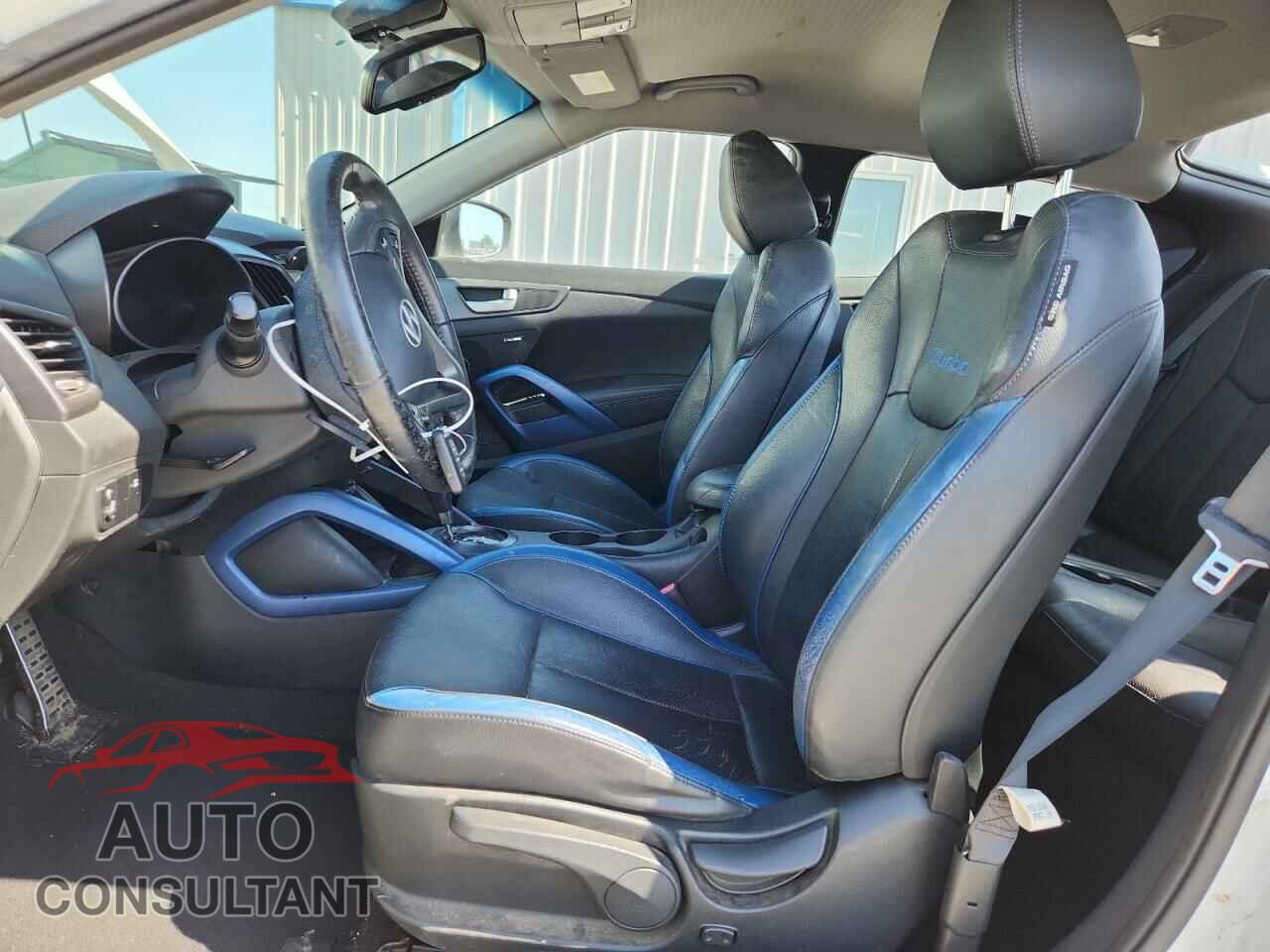 HYUNDAI VELOSTER 2013 - KMHTC6AE5DU128357