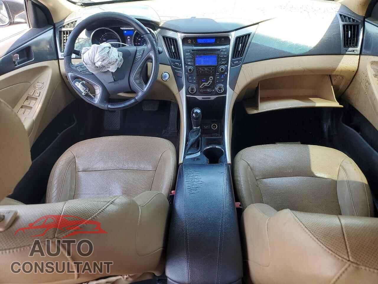 HYUNDAI SONATA 2012 - KMHEC4A49CA034552