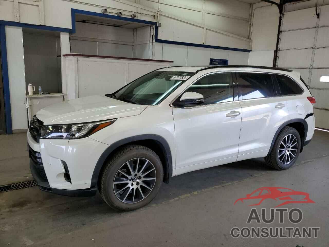 TOYOTA HIGHLANDER 2018 - 5TDJZRFH6JS840388