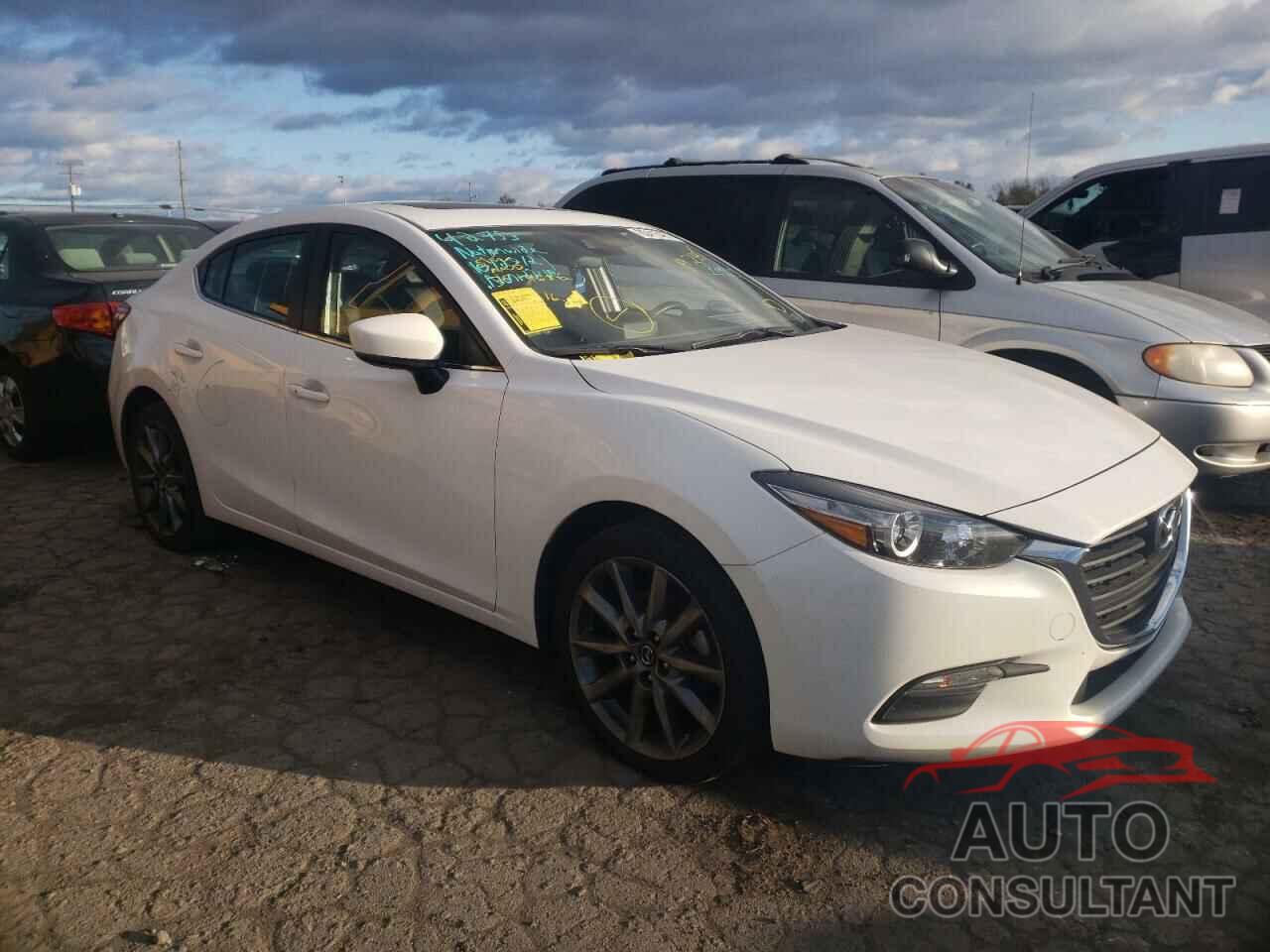 MAZDA 3 2018 - 3MZBN1V37JM248390