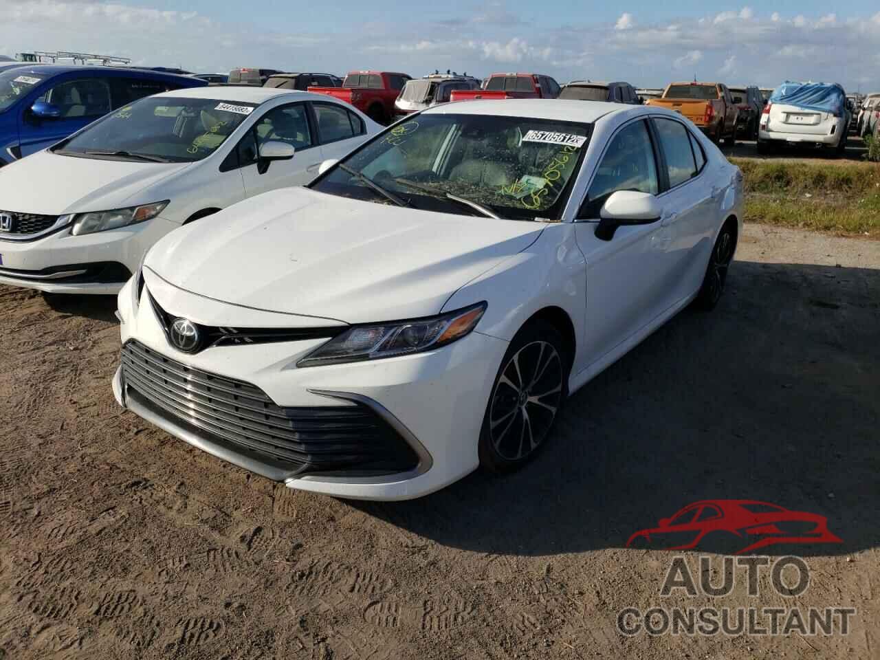 TOYOTA CAMRY 2021 - 4T1C11AK0MU574902