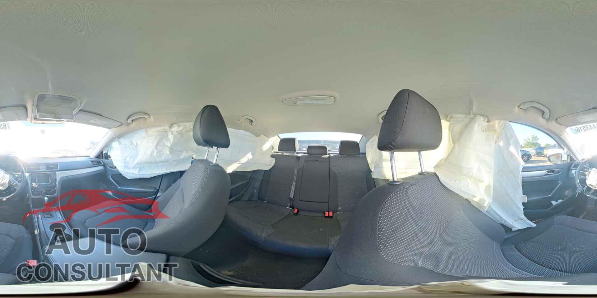 VOLKSWAGEN PASSAT 2017 - 1VWAT7A37HC077601