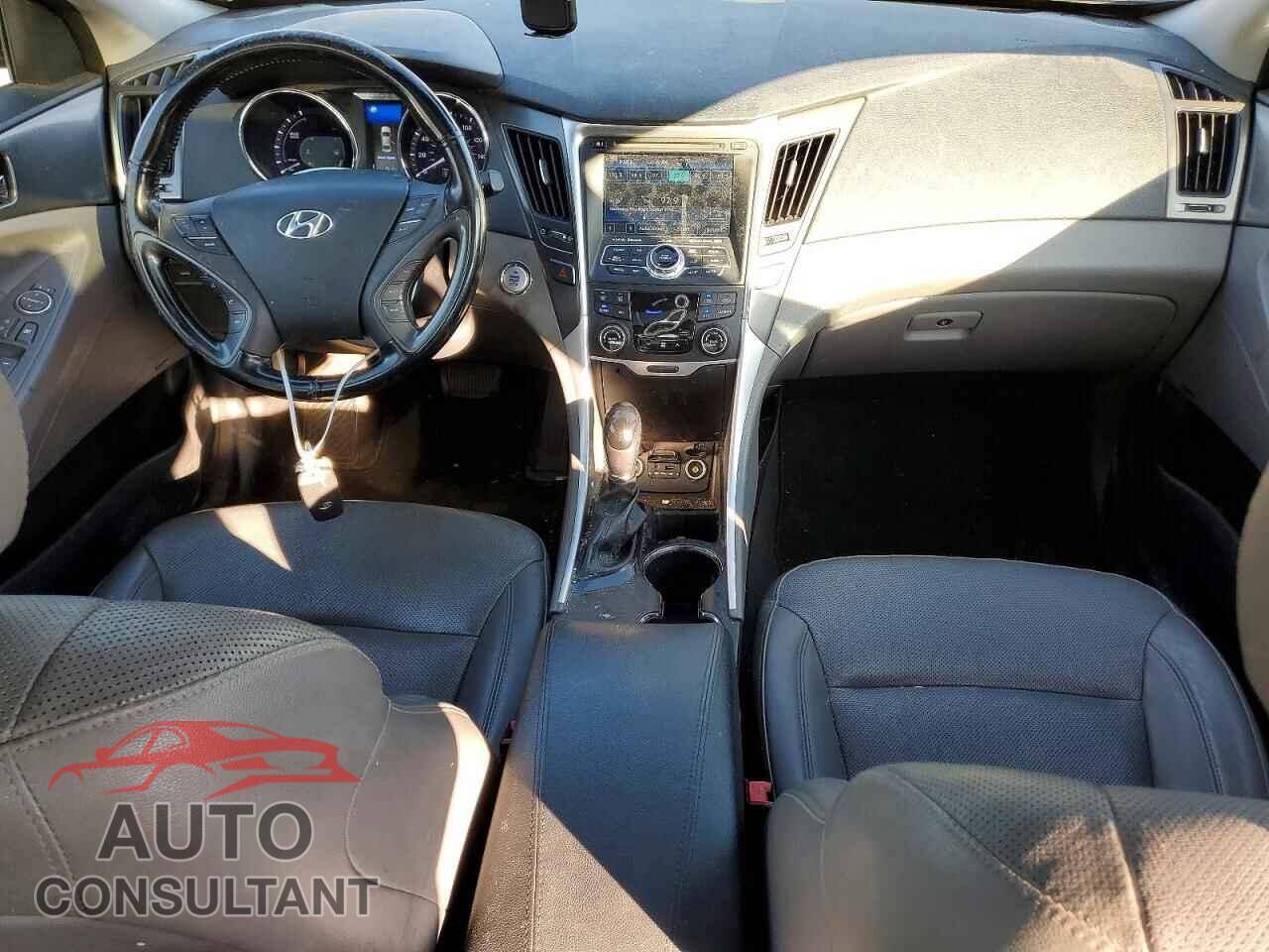 HYUNDAI SONATA 2015 - KMHEC4A48FA129589