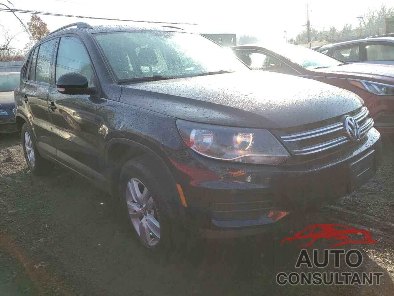 VOLKSWAGEN TIGUAN 2017 - WVGBV7AX0HK027256