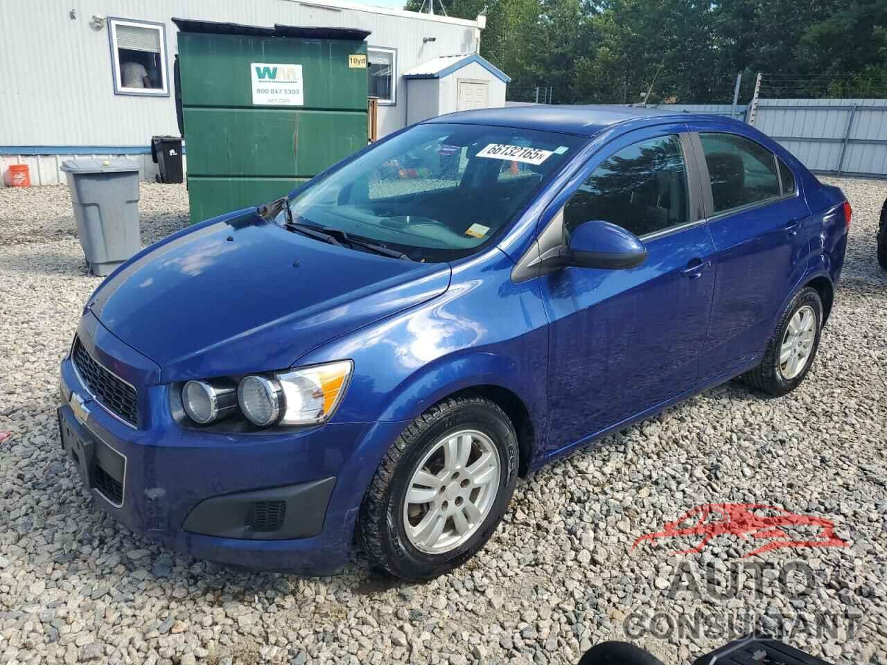 CHEVROLET SONIC 2013 - 1G1JC5SB2D4164025