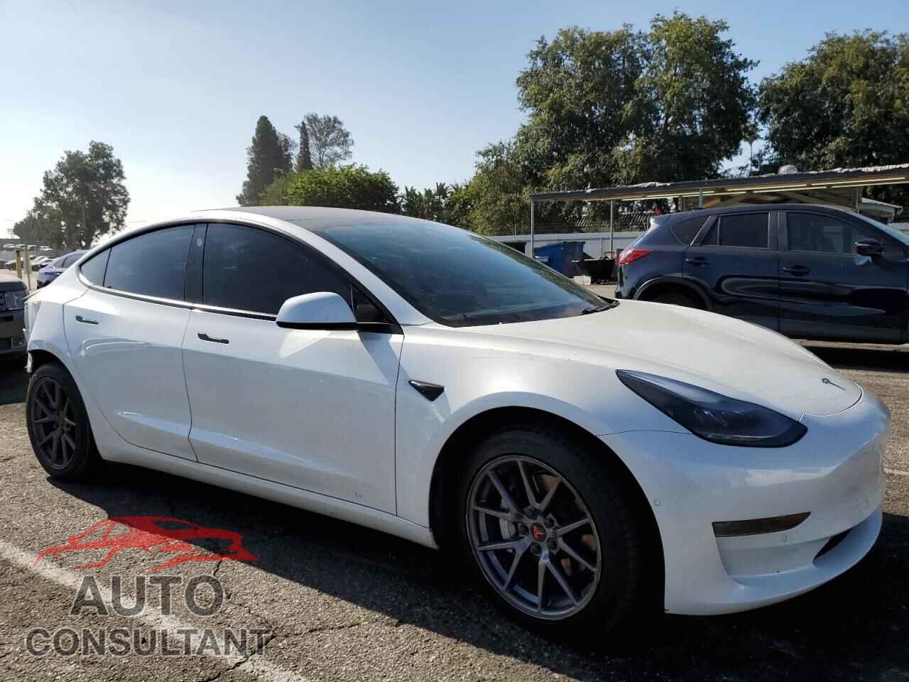 TESLA MODEL 3 2021 - 5YJ3E1EA4MF074809