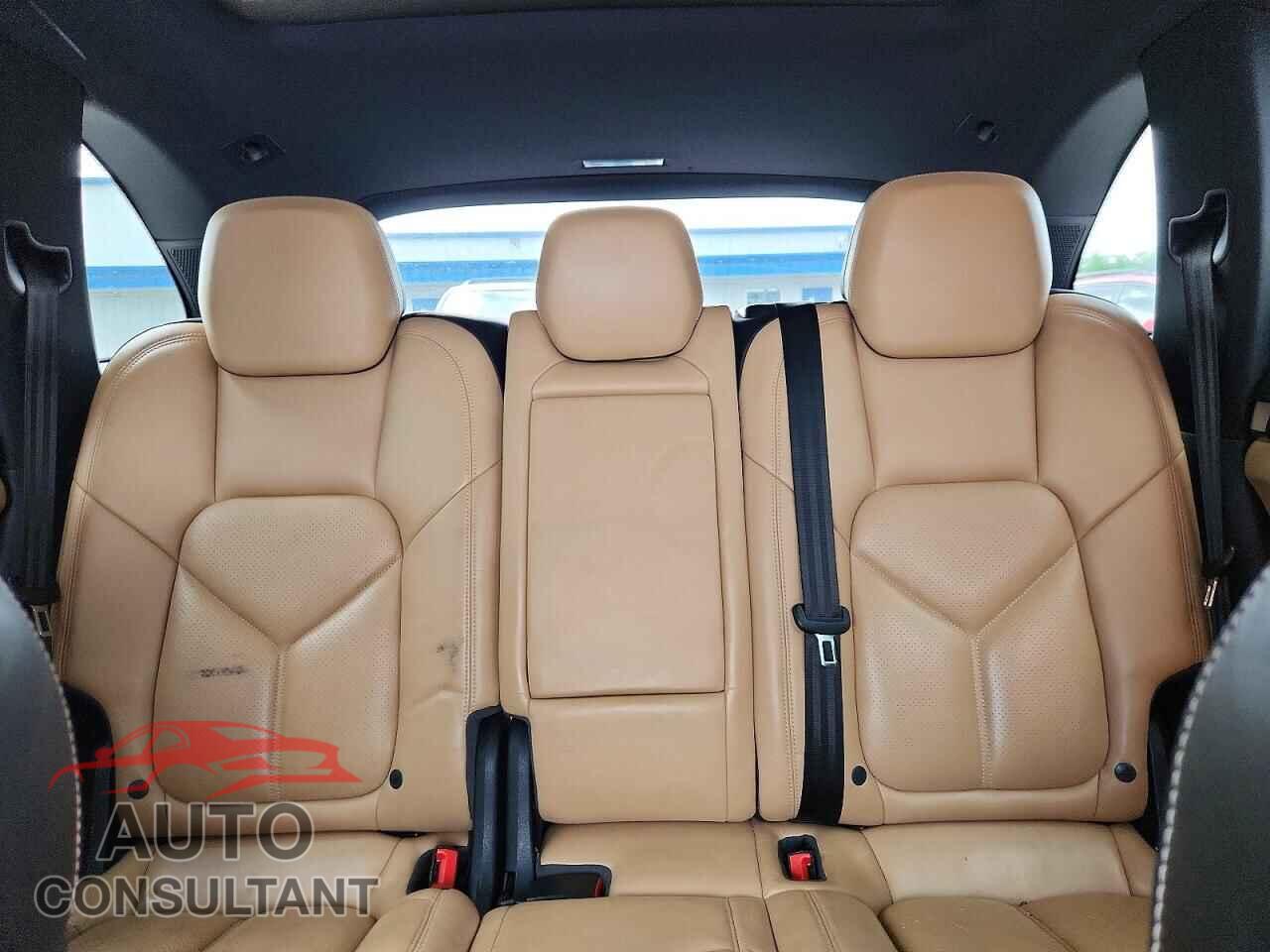 PORSCHE CAYENNE 2016 - WP1AE2A25GLA17112