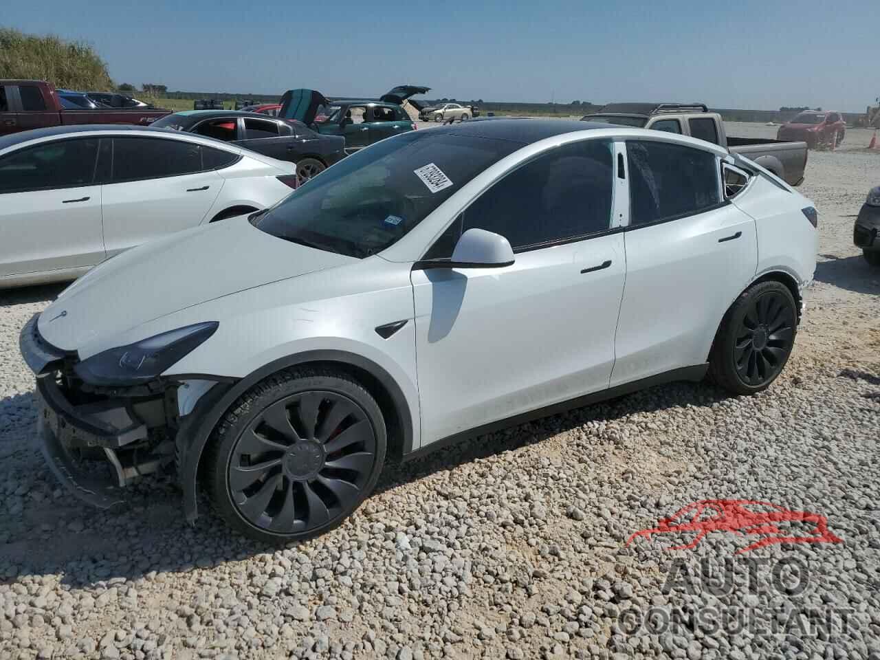 TESLA MODEL Y 2021 - 5YJYGDEFXMF121600