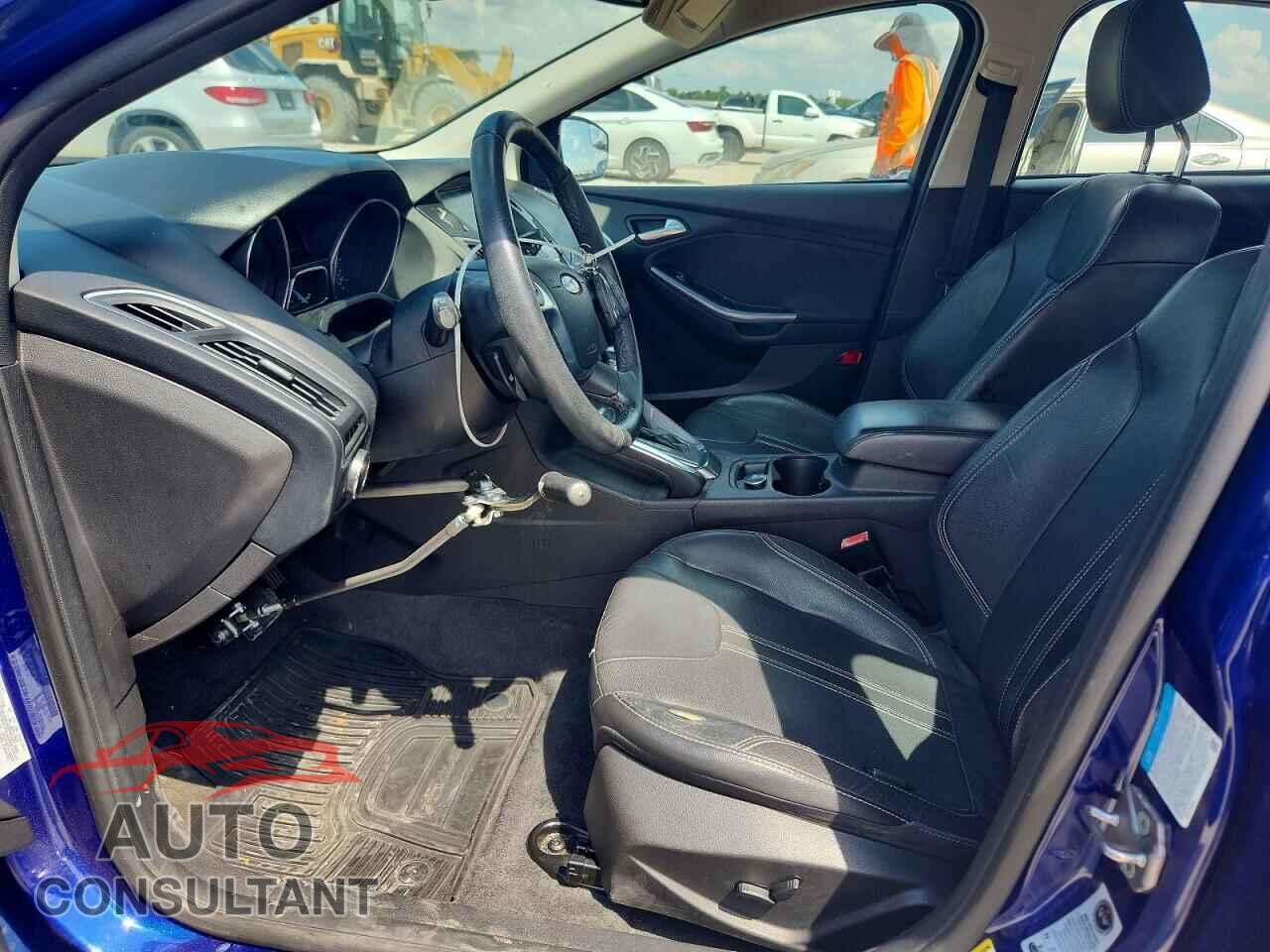 FORD FOCUS 2012 - 1FAHP3N26CL320667