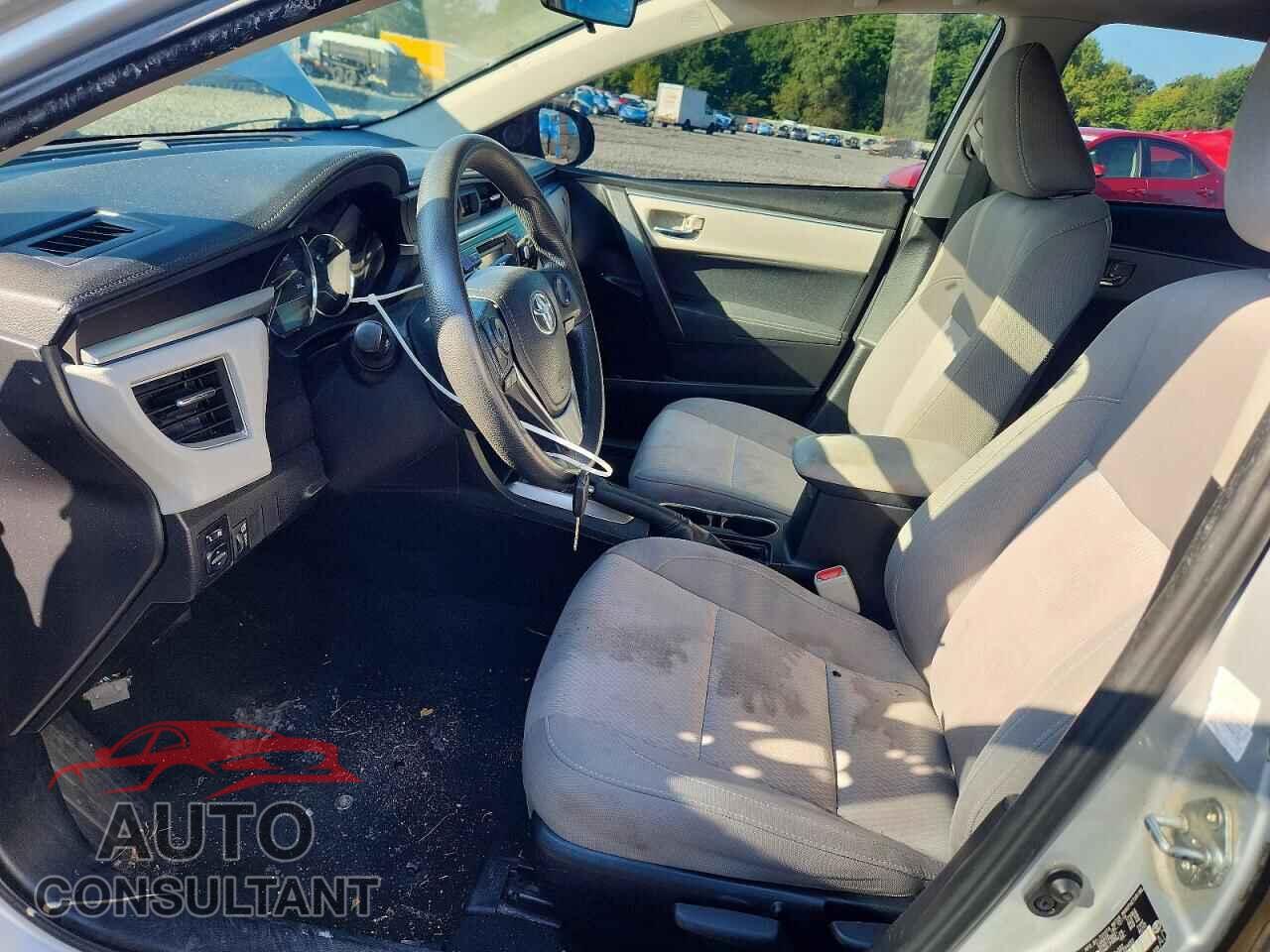 TOYOTA COROLLA 2015 - 2T1BURHEXFC334052