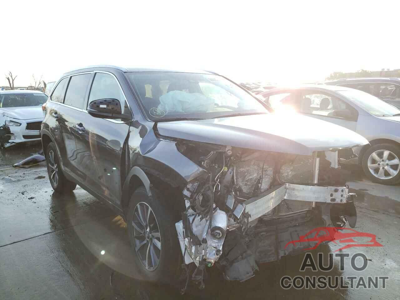 TOYOTA HIGHLANDER 2019 - 5TDKZRFH3KS559834