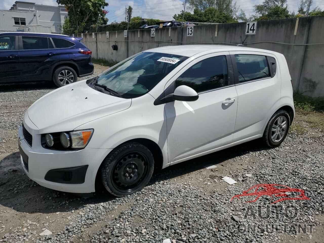 CHEVROLET SONIC 2016 - 1G1JC6SH1G4155802