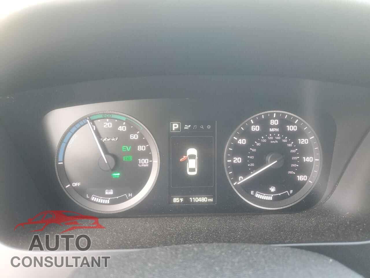 HYUNDAI SONATA 2017 - KMHE24L19HA048075