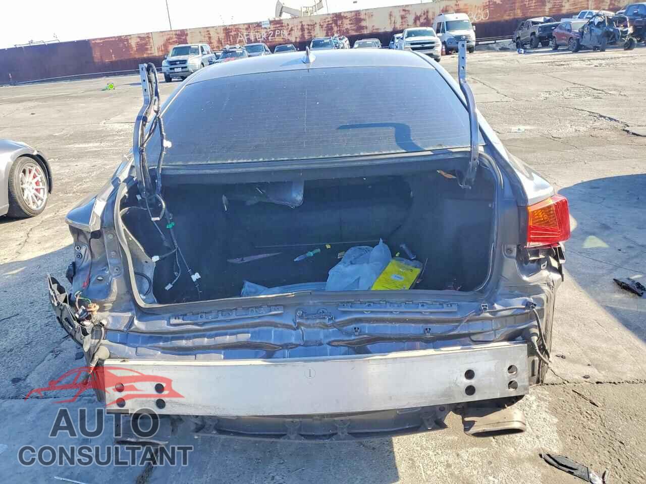 LEXUS IS 2017 - JTHBA1D24H5058570