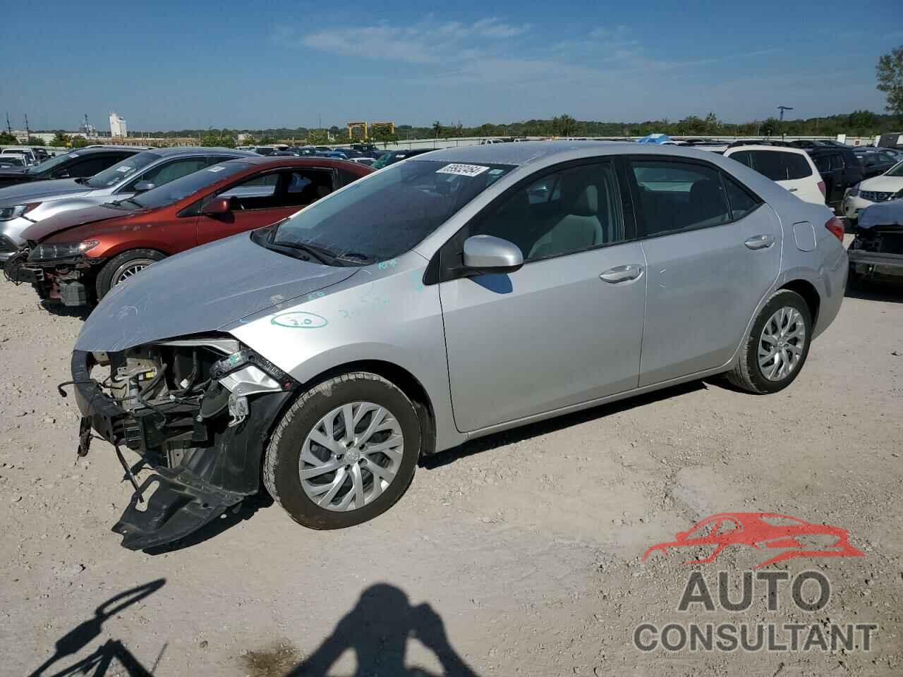 TOYOTA COROLLA 2018 - 5YFBURHE2JP770189