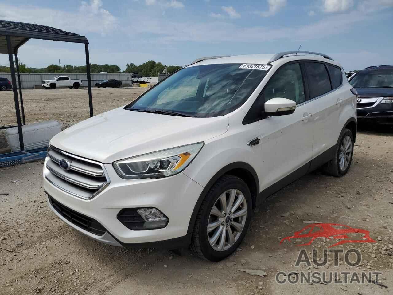 FORD ESCAPE 2017 - 1FMCU9J93HUD41072
