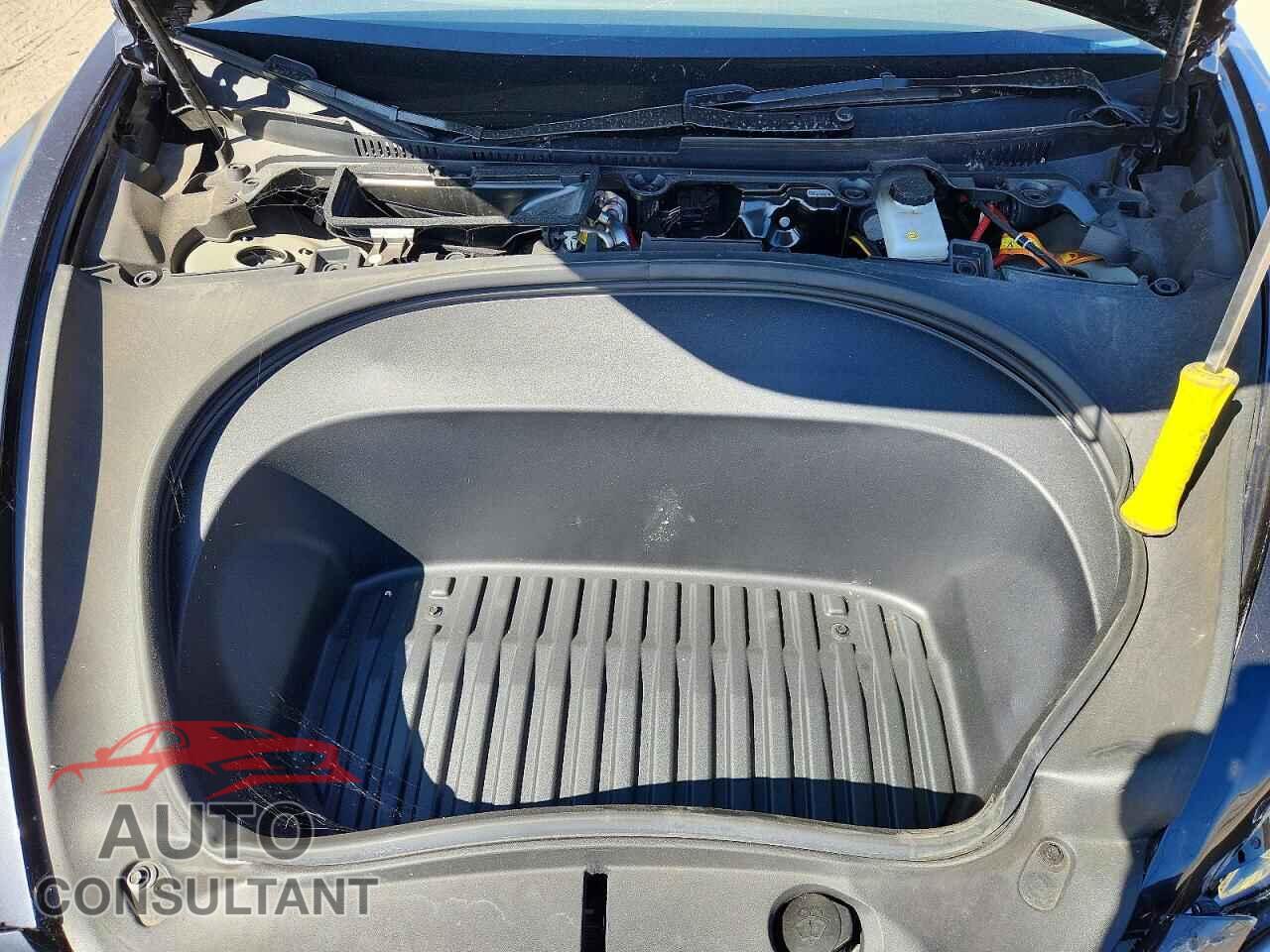 TESLA MODEL 3 2025 - 5YJ3E1EA2SF943095