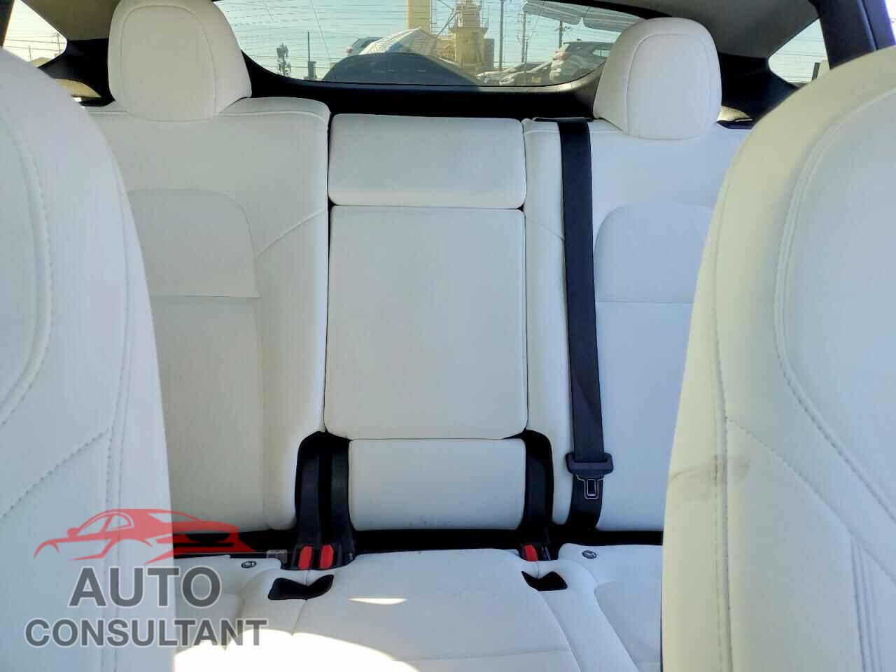 TESLA MODEL Y 2024 - 7SAYGDED8RF037008