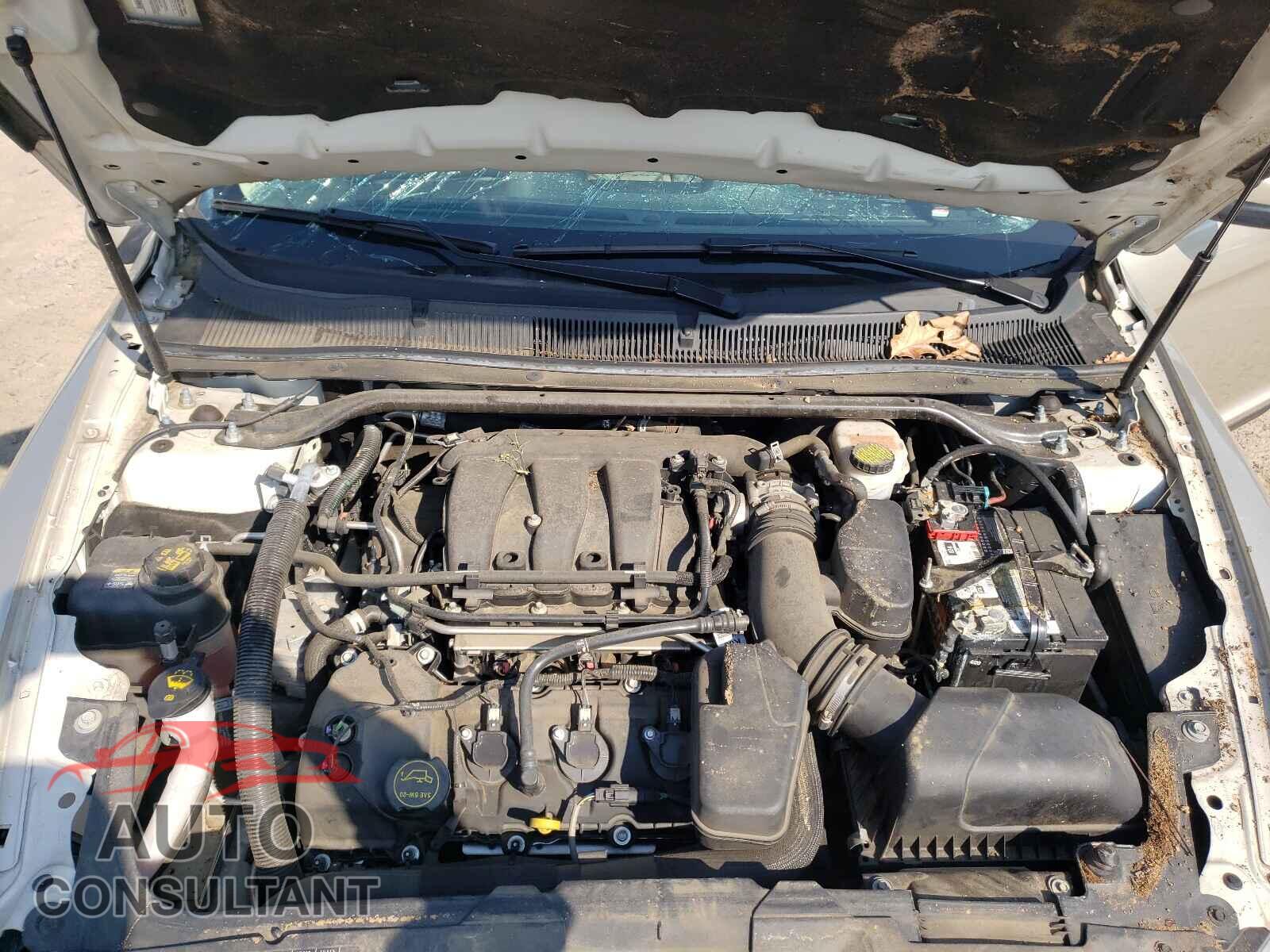 FORD TAURUS 2017 - 1FAHP2E85HG134875