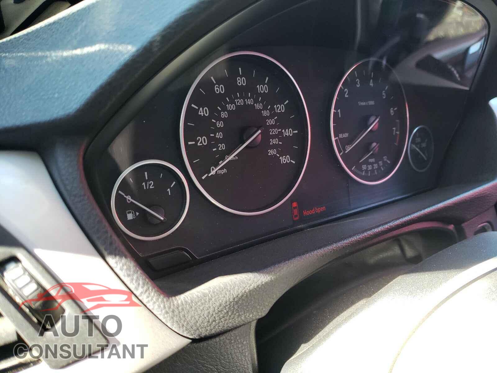 BMW 3 SERIES 2016 - WBA8E1G52GNU11065