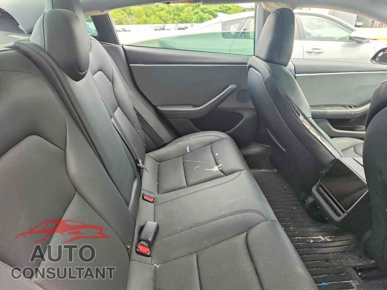 TESLA MODEL 3 2024 - 5YJ3E1EA7RF727706