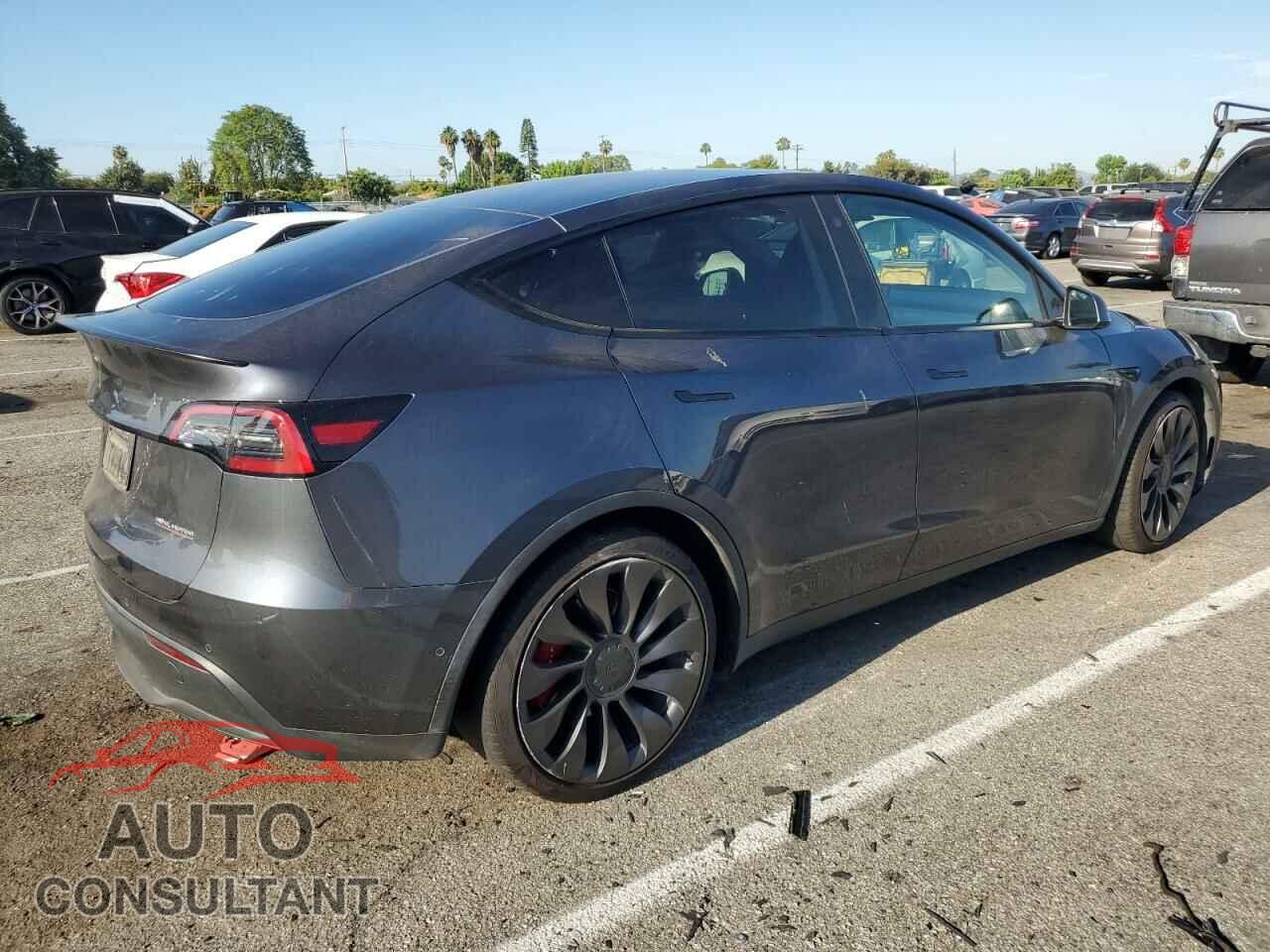 TESLA MODEL Y 2021 - 5YJYGDEF1MF211802