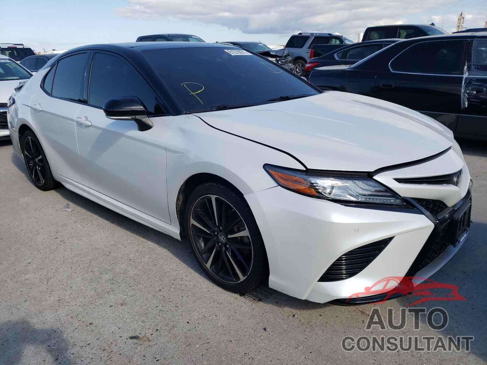 TOYOTA CAMRY 2018 - 4T1B61HK4JU040042