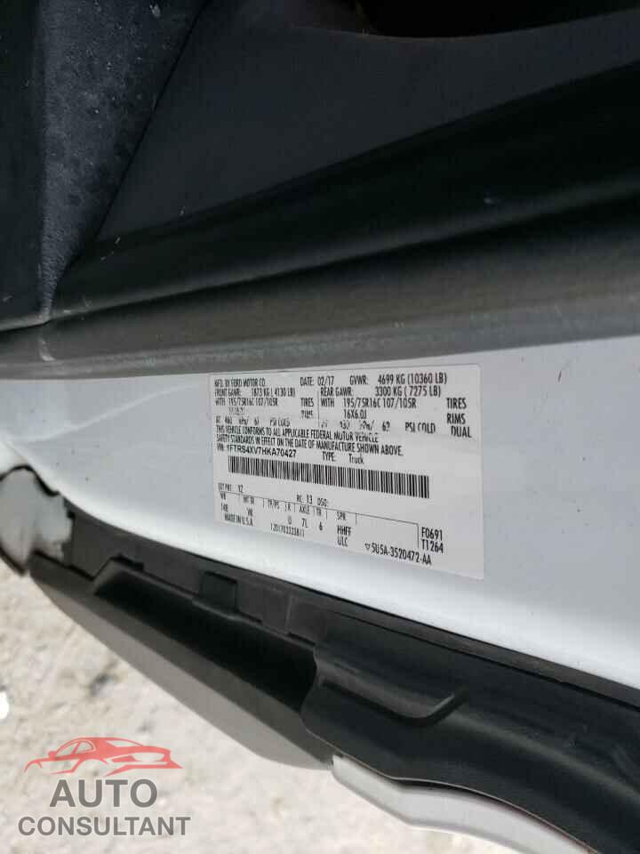 FORD TRANSIT CO 2017 - 1FTRS4XV7HKA70427