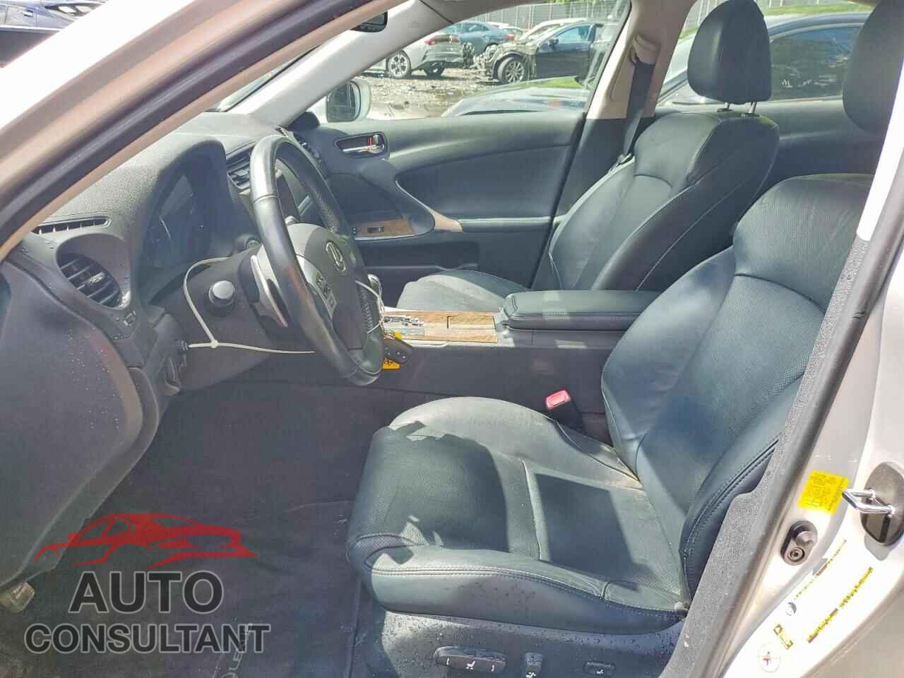 LEXUS IS 2011 - JTHBF5C25B5155634