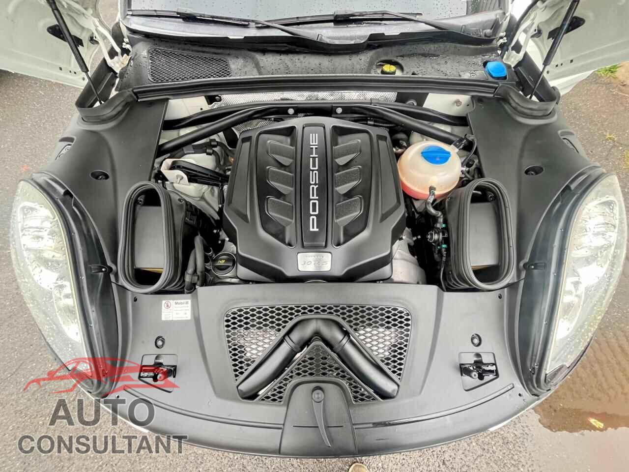 PORSCHE MACAN 2015 - WP1AB2A59FLB63160