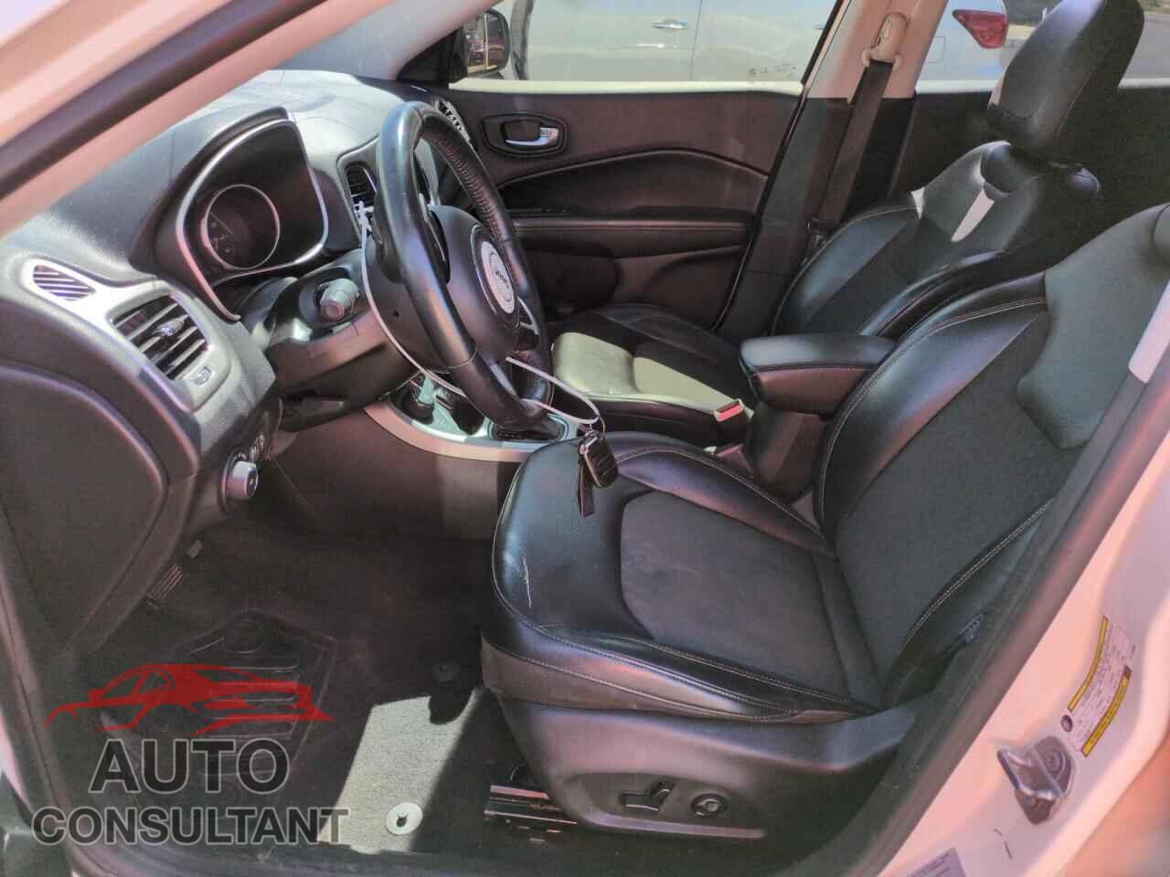 JEEP COMPASS 2018 - 3C4NJDBB0JT112259