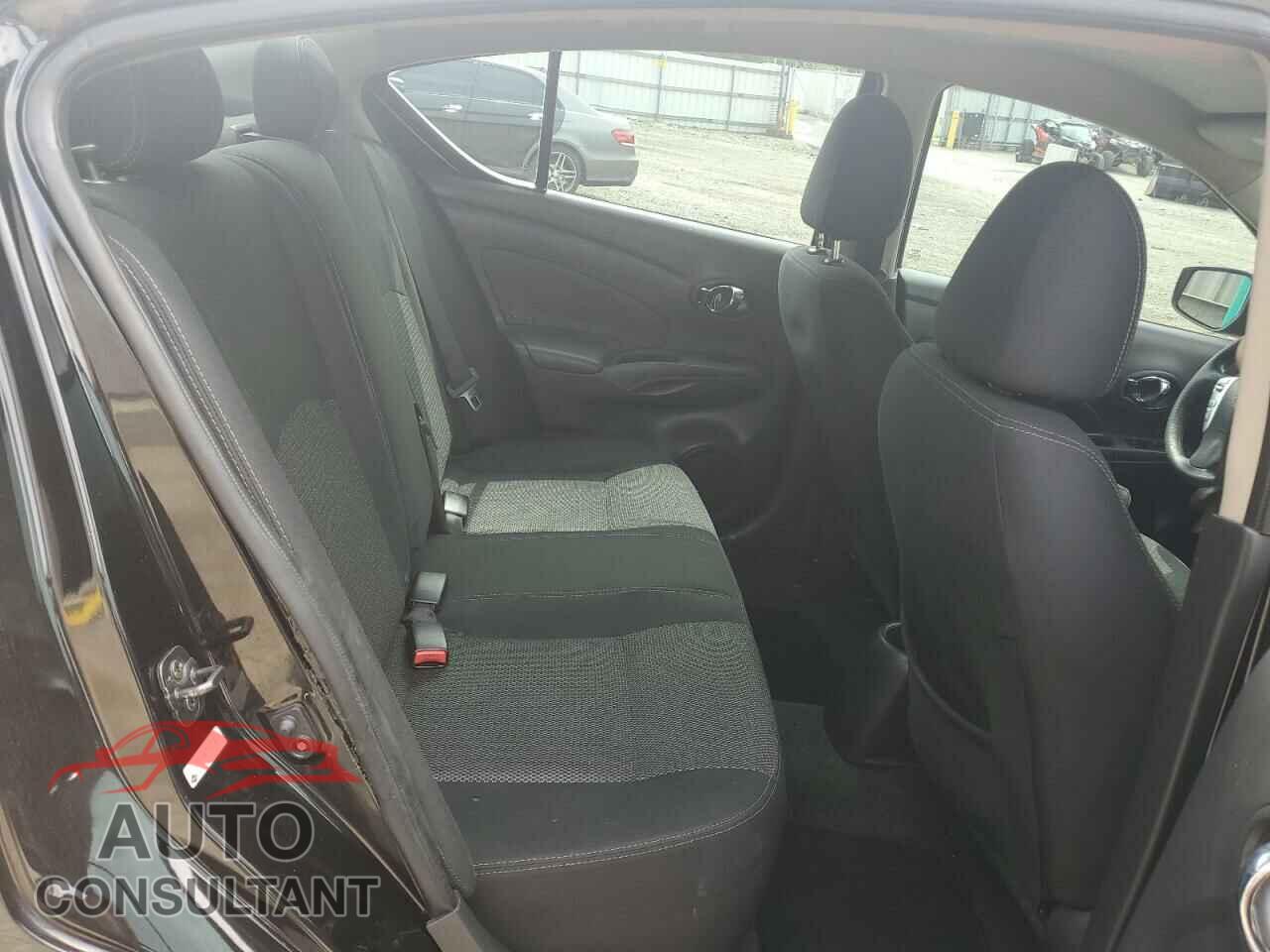 NISSAN VERSA 2019 - 3N1CN7AP3KL813828