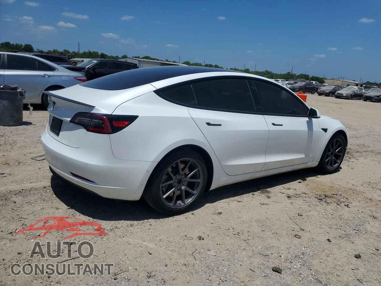 TESLA MODEL 3 2021 - 5YJ3E1EA8MF921654