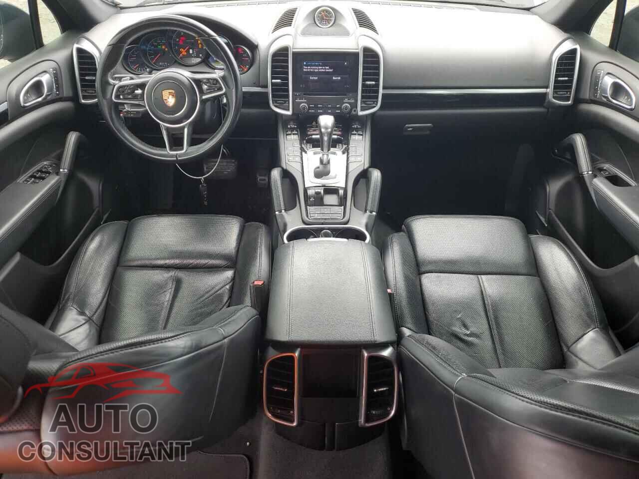 PORSCHE CAYENNE 2018 - WP1AA2A21JKA00610