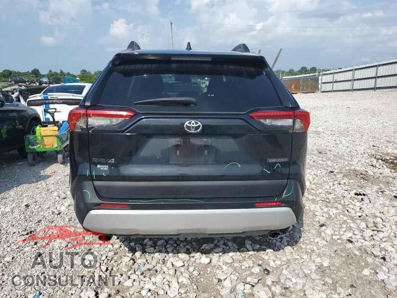 TOYOTA RAV4 2021 - 2T3J1RFV0MW202055