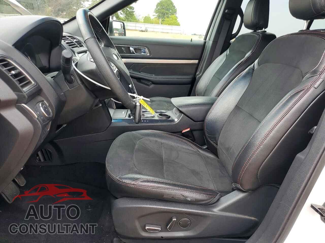 FORD EXPLORER 2018 - 1FM5K7D84JGB07114