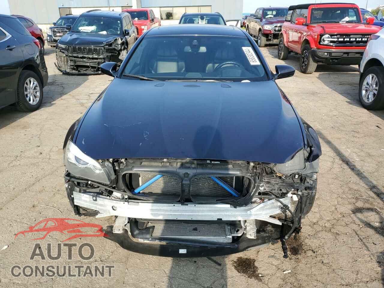 BMW M5 2013 - WBSFV9C5XDC772851